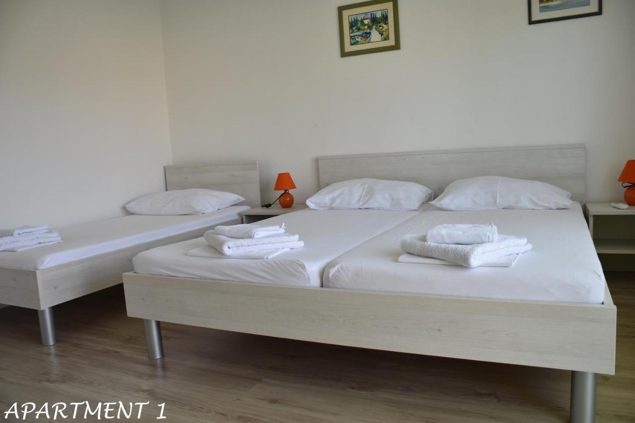 Apartments Luka Τρογκίρ Εξωτερικό φωτογραφία