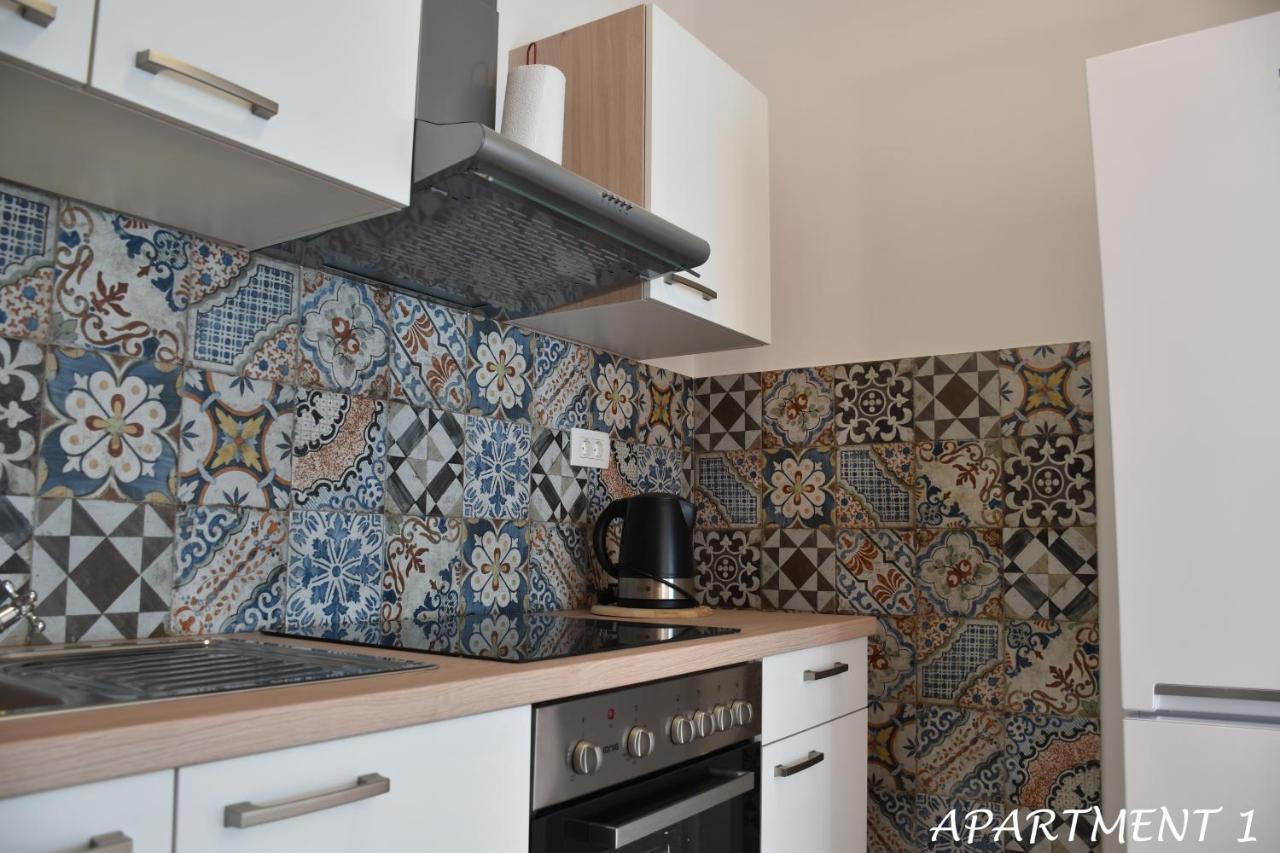 Apartments Luka Τρογκίρ Εξωτερικό φωτογραφία