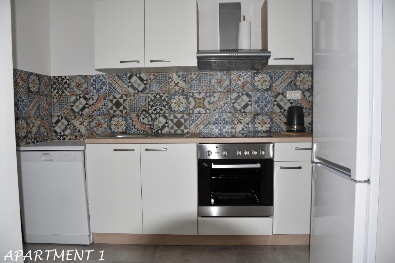 Apartments Luka Τρογκίρ Εξωτερικό φωτογραφία