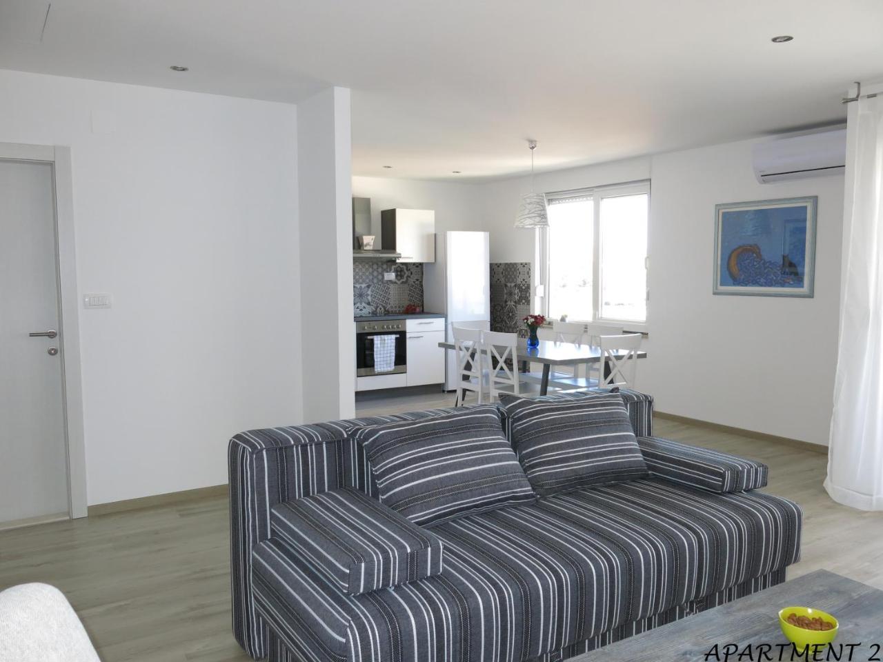 Apartments Luka Τρογκίρ Εξωτερικό φωτογραφία